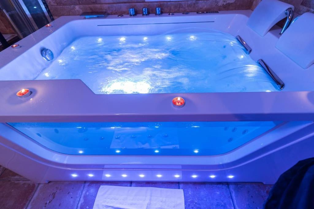 Bed & Spa - La Parenthese Topdestination-Dijon - Centre Ville - Classe 3 Etoiles Exterior photo