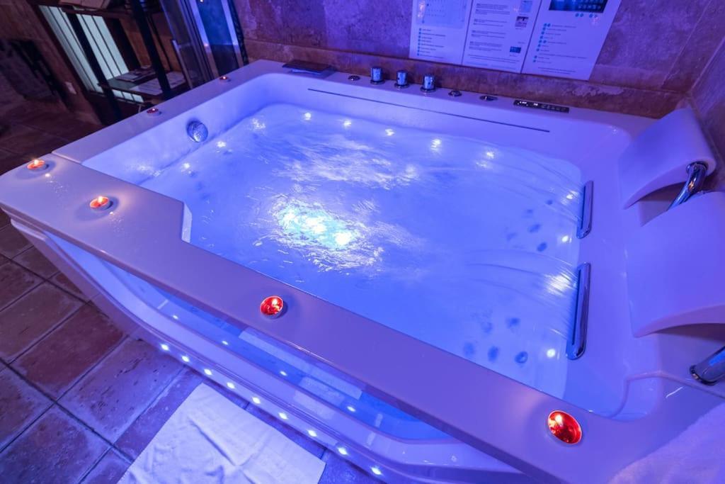 Bed & Spa - La Parenthese Topdestination-Dijon - Centre Ville - Classe 3 Etoiles Exterior photo